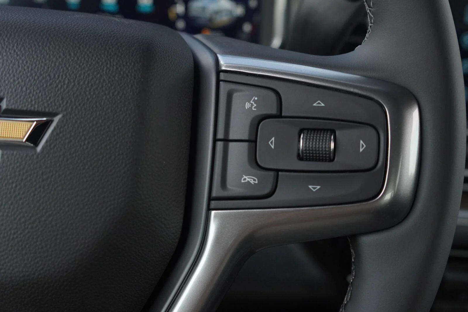New 2026 Summit White Chevrolet LT (2FL) image 16