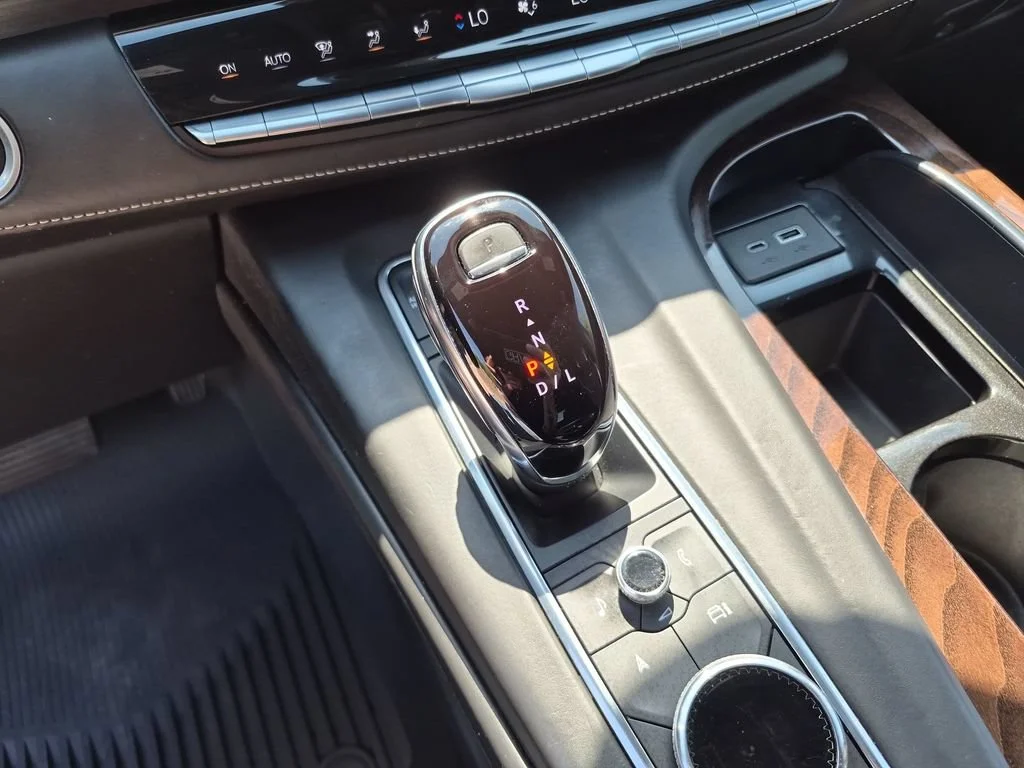 Used 2022 BLACK RAVEN Cadillac Premium Luxury Platinum image 32