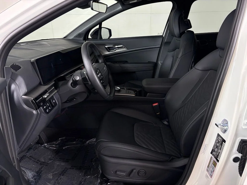 New 2027 White Kia X-Line image 17