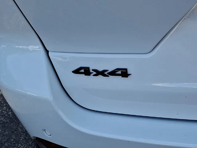 New 2027 White/off-white Jeep Limited image 20