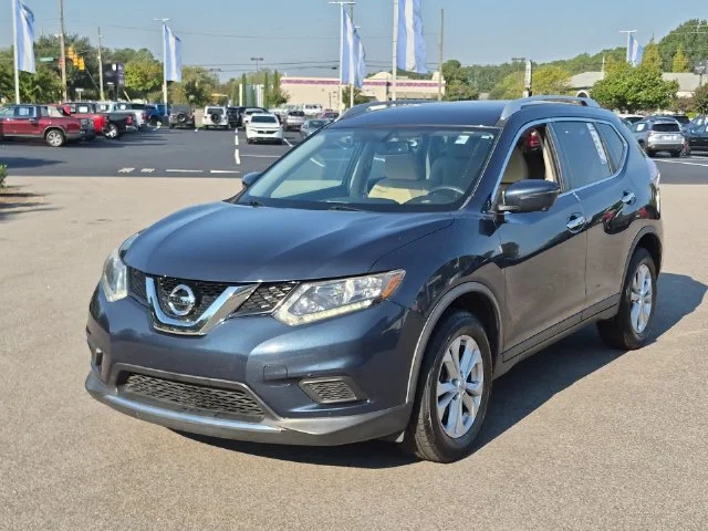 Used 2016 Blue Nissan SV image 7