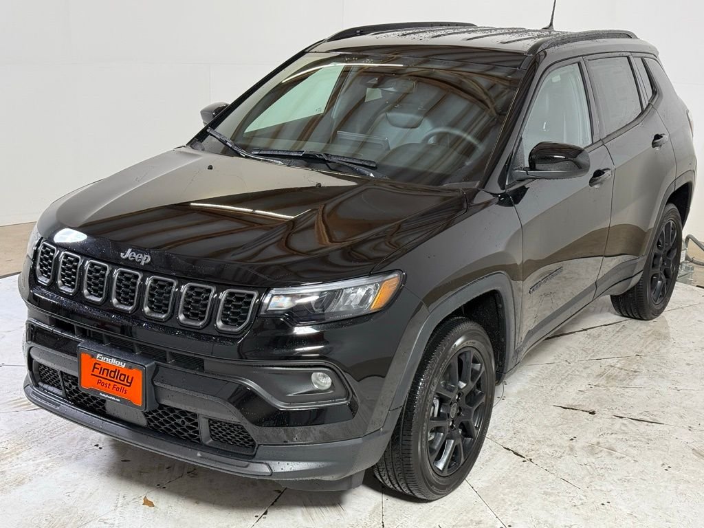 New 2026 Diamond Black Crystal Pearl-Coat Exterior Paint Jeep Latitude image 3