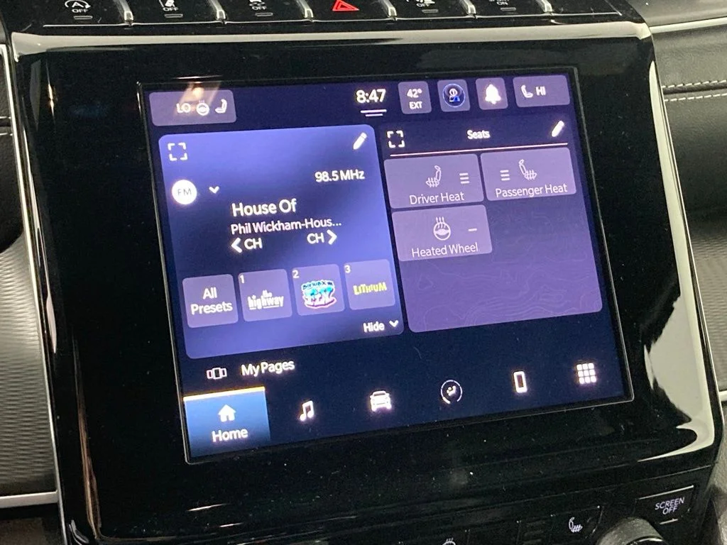 Used 2025 Black Jeep Altitude image 4