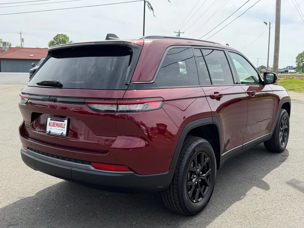 Used 2026 Red Jeep Altitude image 3