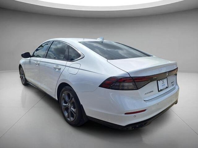 Used 2023 Platinum White Pearl Honda EX-L image 3