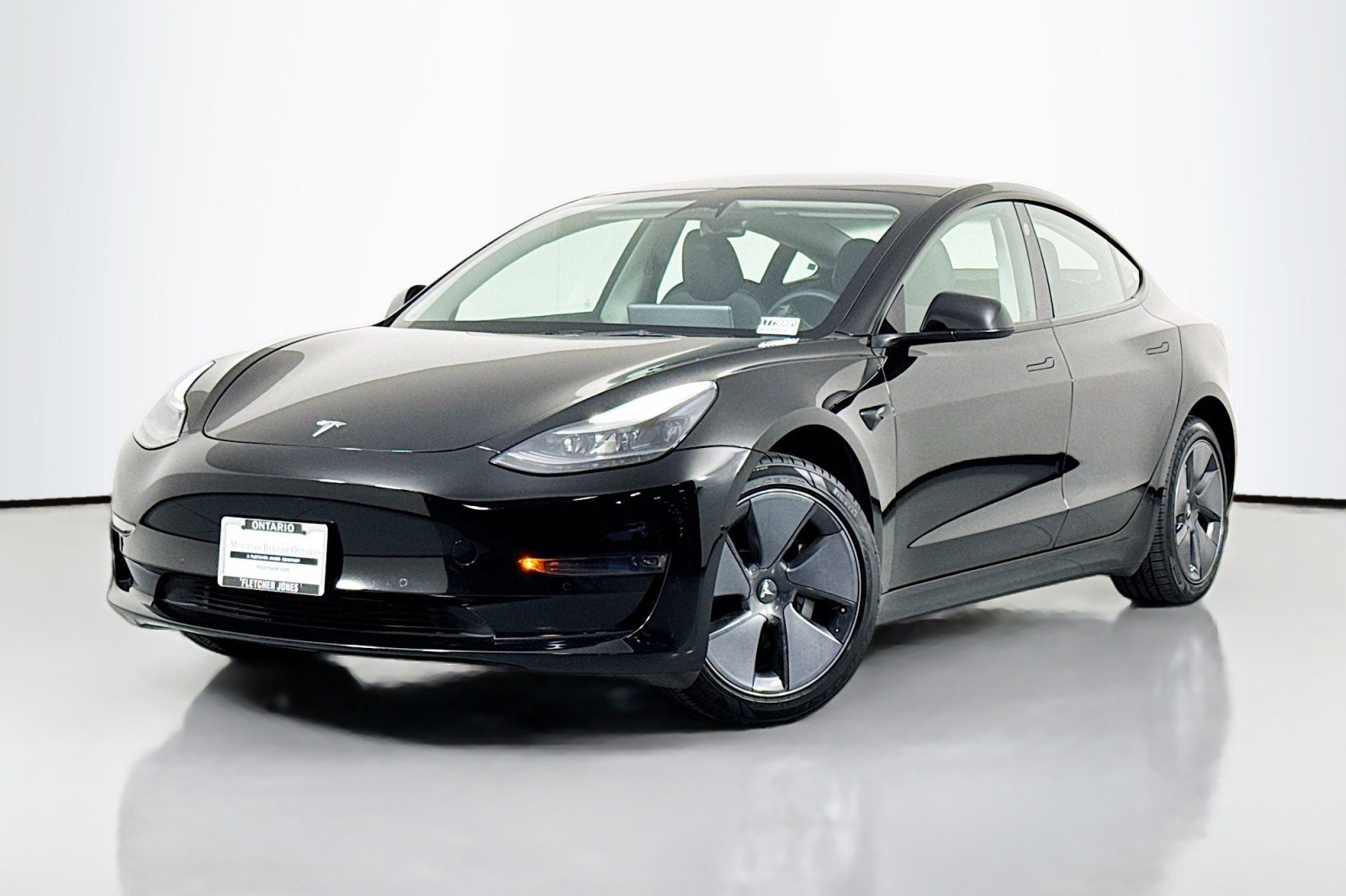 2022 Tesla Model 3 Standard Range Plus's photo