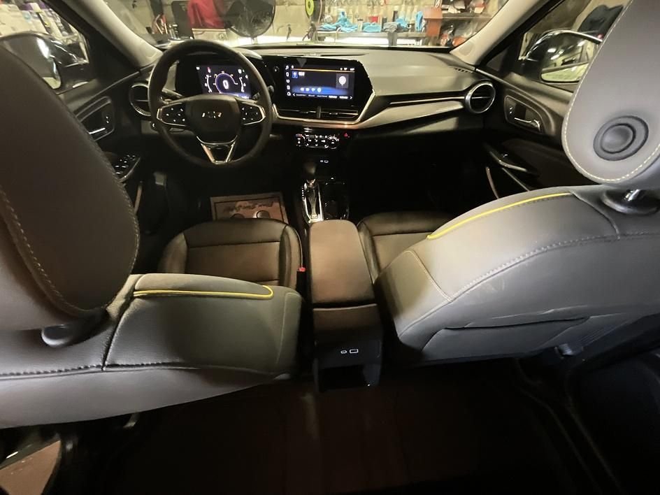 Used 2025 Green Chevrolet ACTIV image 3