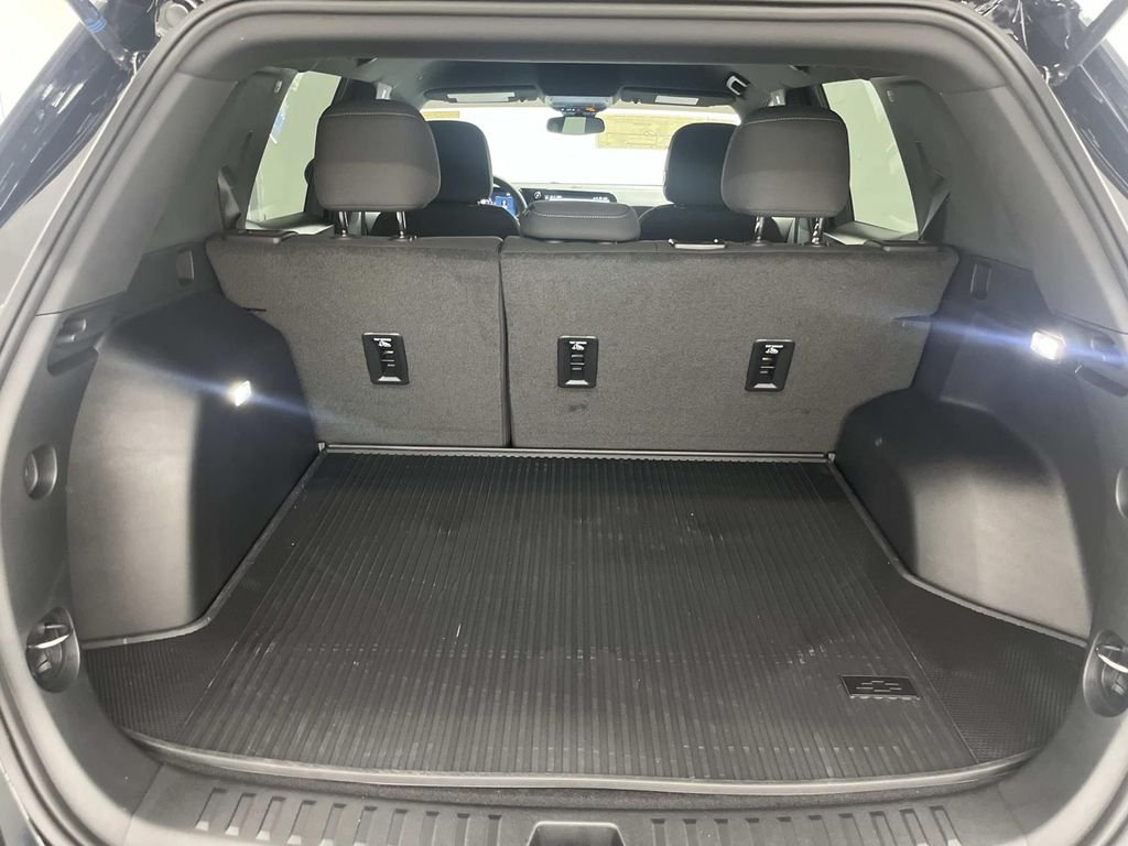 2027 Chevrolet Equinox LT - Photo 10
