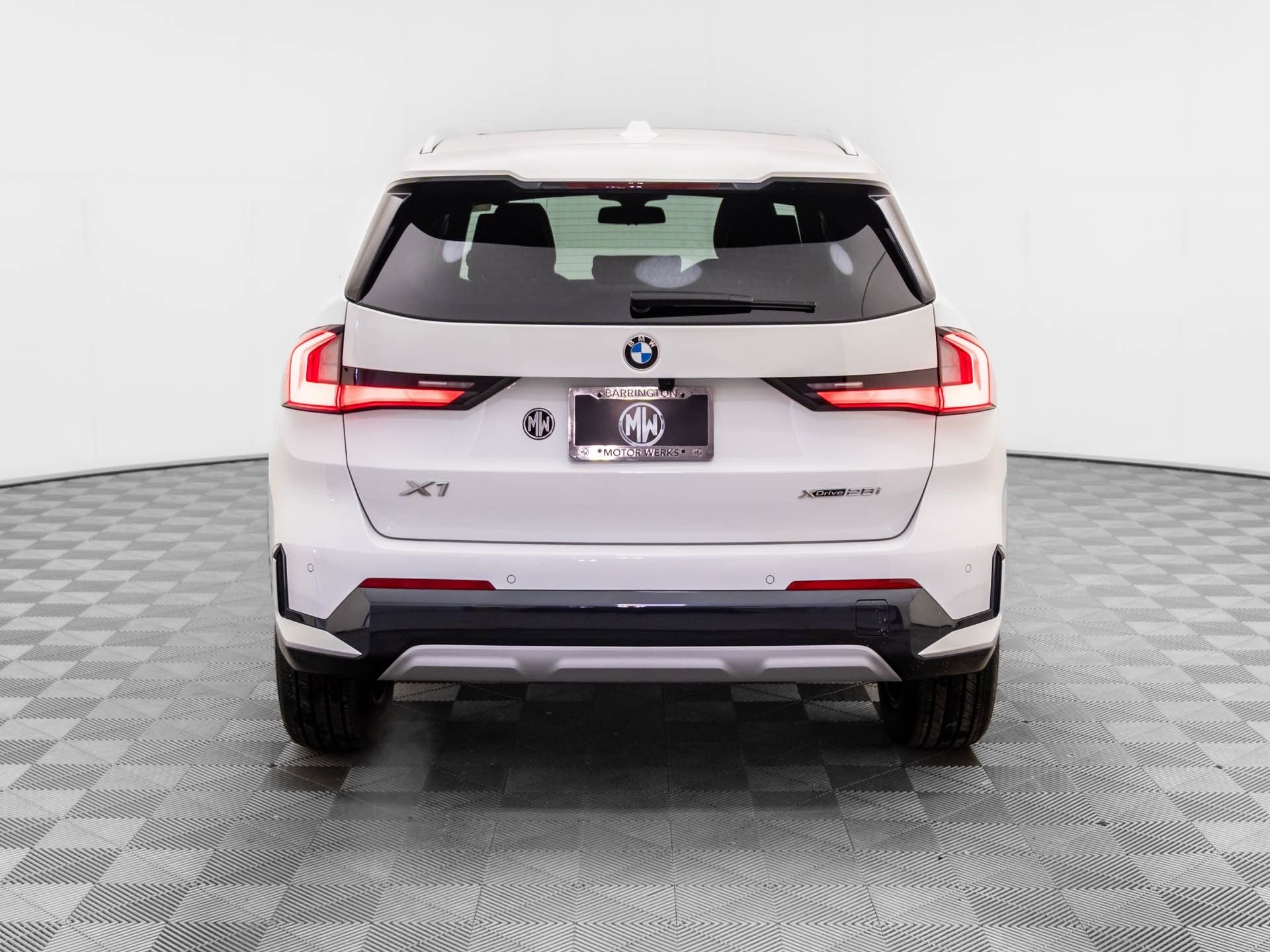 New 2026 Alpine White BMW xDrive28i image 5