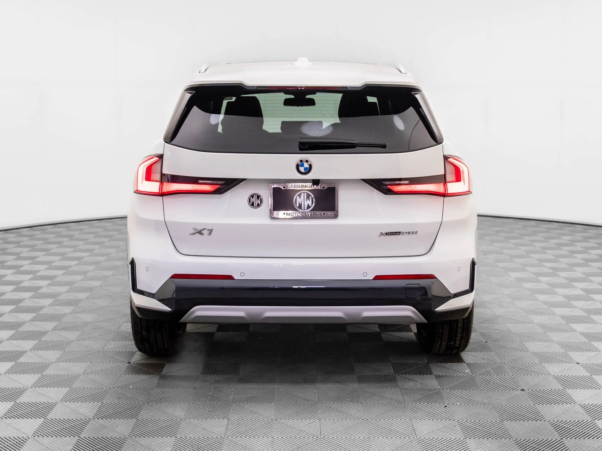 New 2026 White BMW xDrive28i image 5