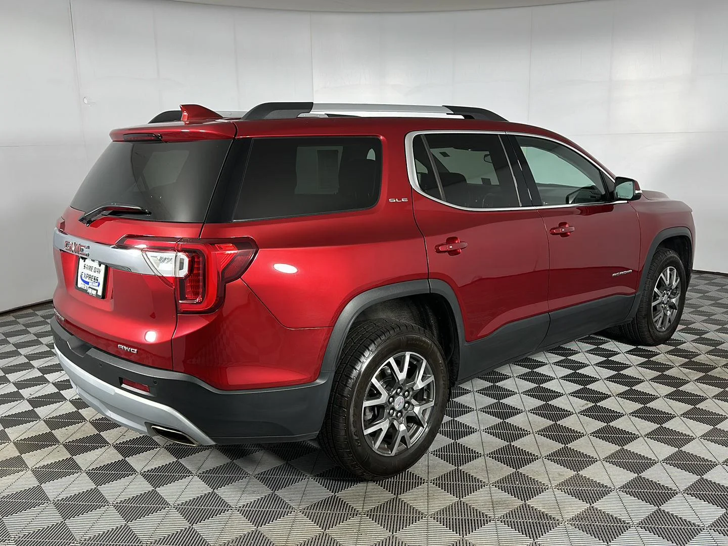 Used 2021 Cayenne Red Tintcoat GMC SLE image 10