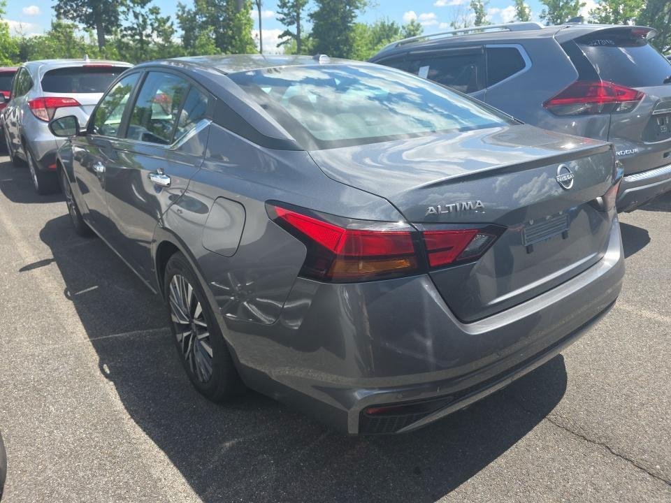 Used 2024 Gun Metallic Nissan 2.5 SV image 4