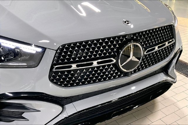 Certified Used 2026 Gray Mercedes-Benz GLE 450 image 34
