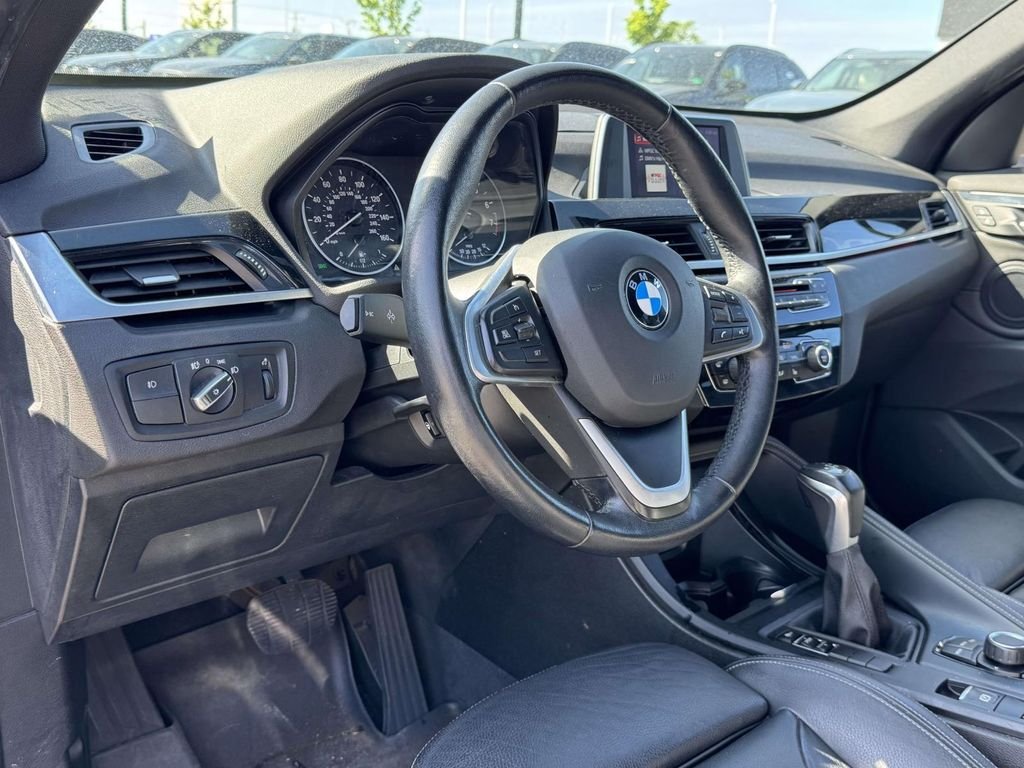 Used 2018 Black BMW sDrive28i image 2