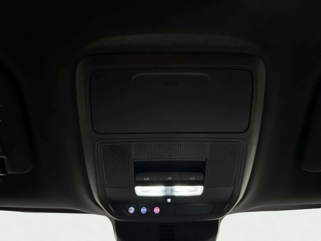 2025 Chevrolet Traverse LT - Photo 21
