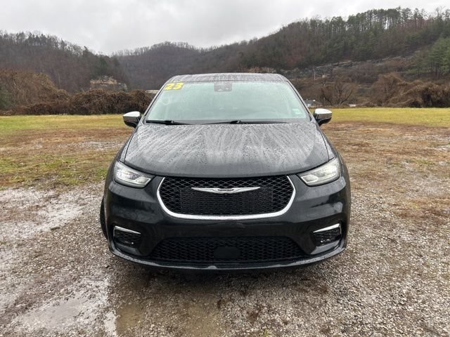 Used 2023 Chrysler Pacifica Hybrid Limited with VIN 2C4RC1S77PR632637 for sale in Hazard, KY