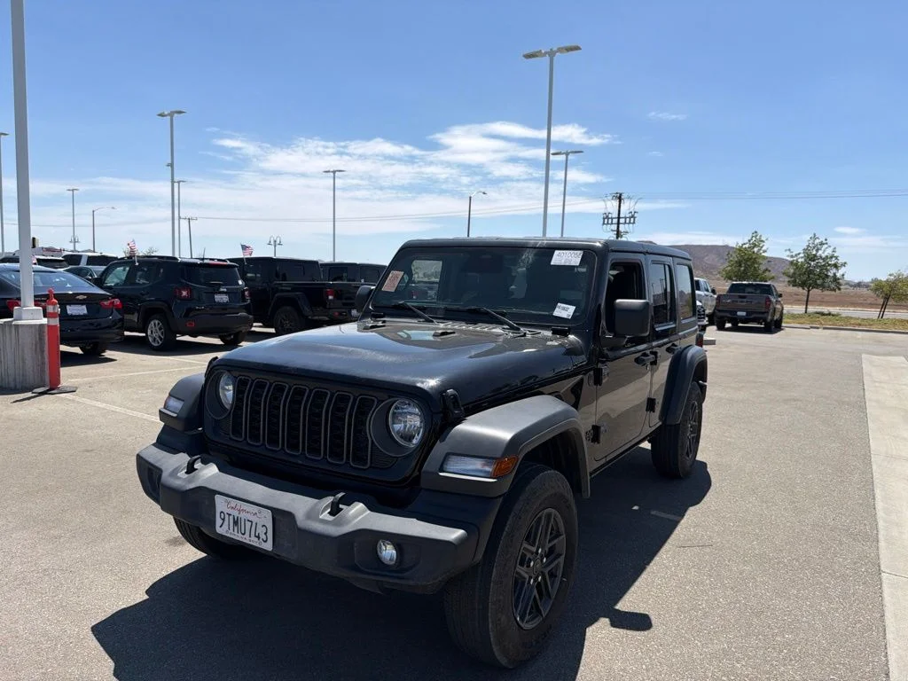 Used 2025 Black Jeep Sport S image 5