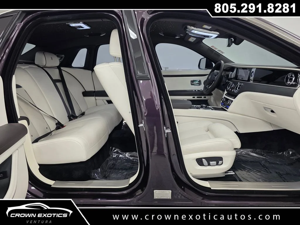 Used 2023 Purple Rolls-Royce Base image 33