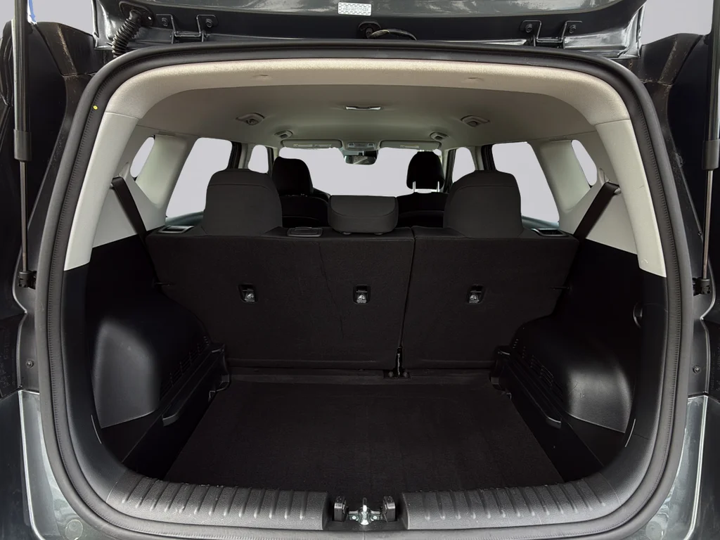 Certified Used 2025 Gravity Gray Kia LX image 28