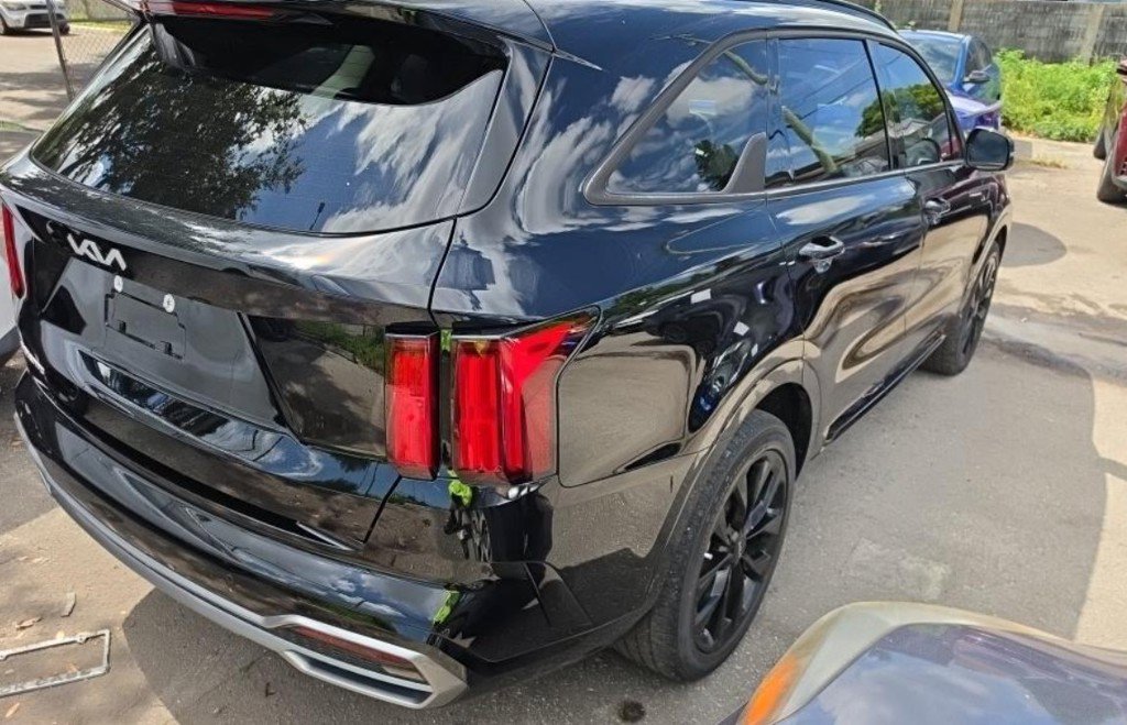 Used 2023 Black Kia SX image 2