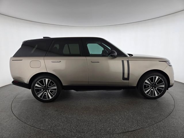 Used 2026  Land Rover SE image 6