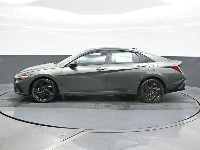 New 2026 Gray Hyundai SEL Sport Plus image 4