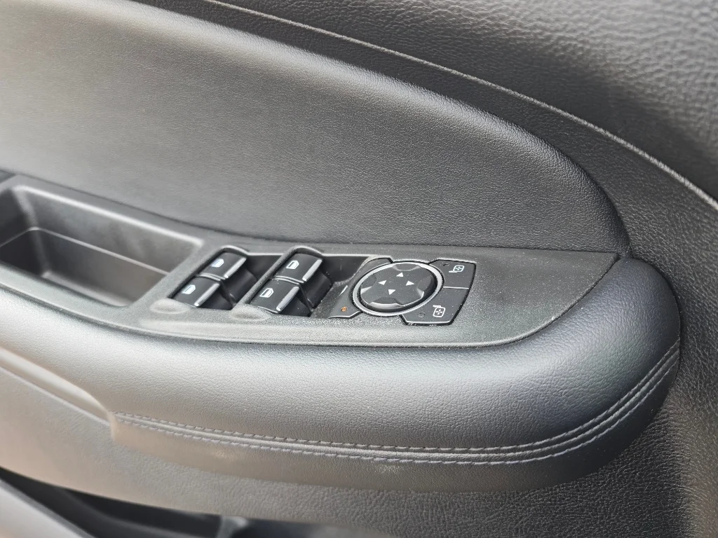 Used 2022 Agate Black Metallic Ford SEL image 18