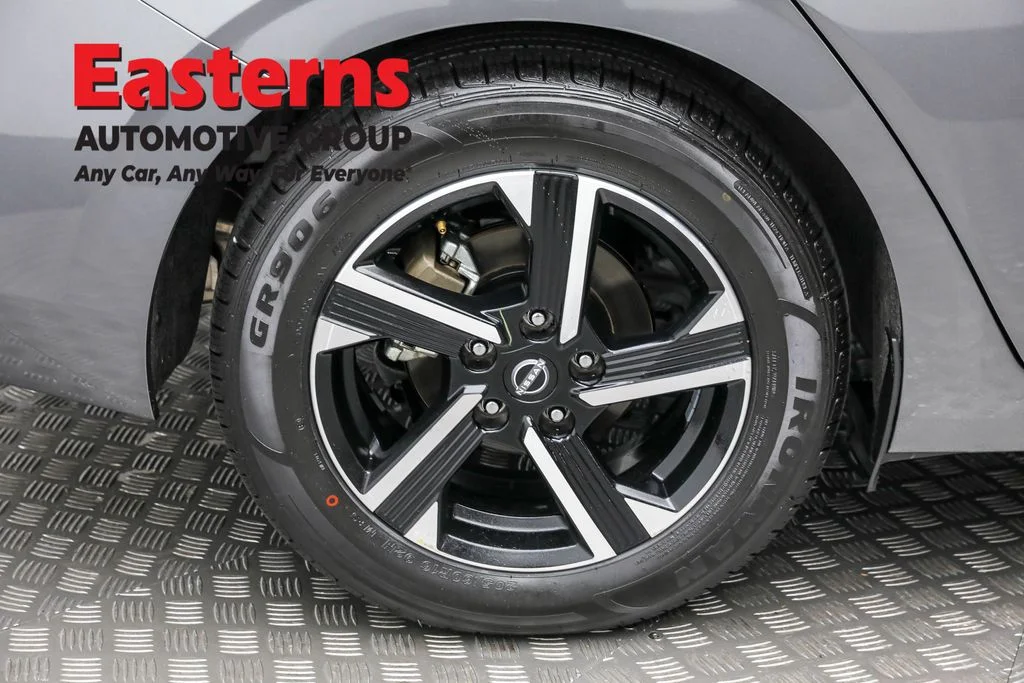 Used 2024 Gray Nissan SV image 29