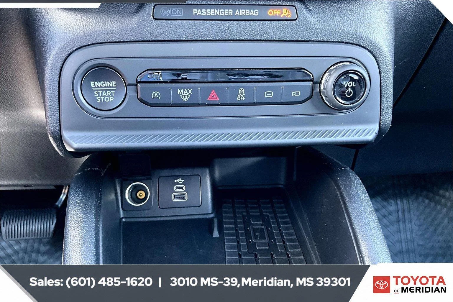 Used 2025 Shadow Black Ford Big Bend image 22