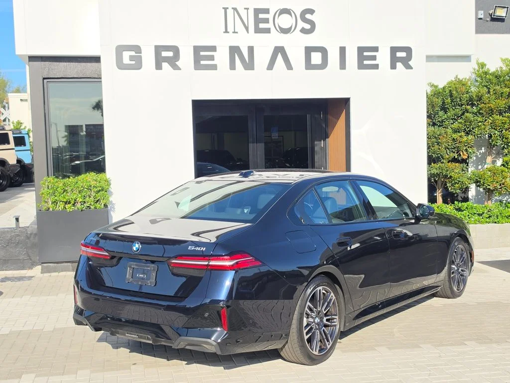Used 2024 Black BMW 540i xDrive image 3