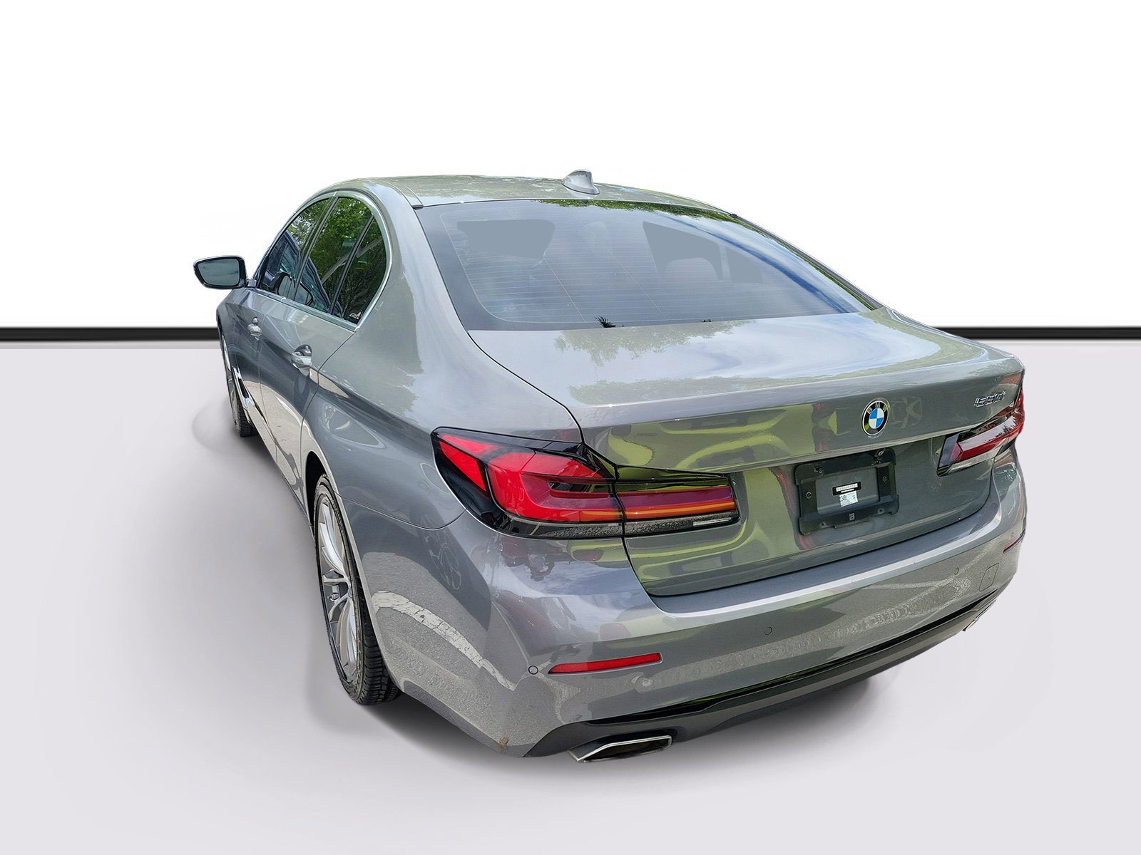 Used 2022 Bernina Grey Amber Effect Metallic BMW 530i image 3