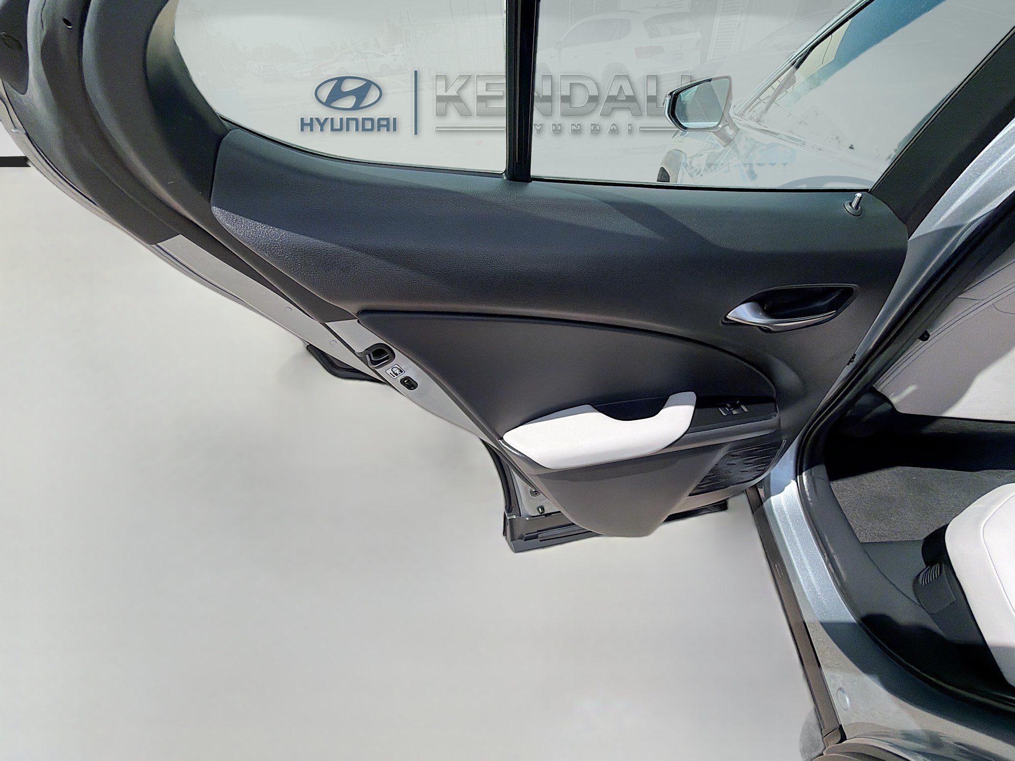 Used 2025 Iridium Lexus UX 300h image 23