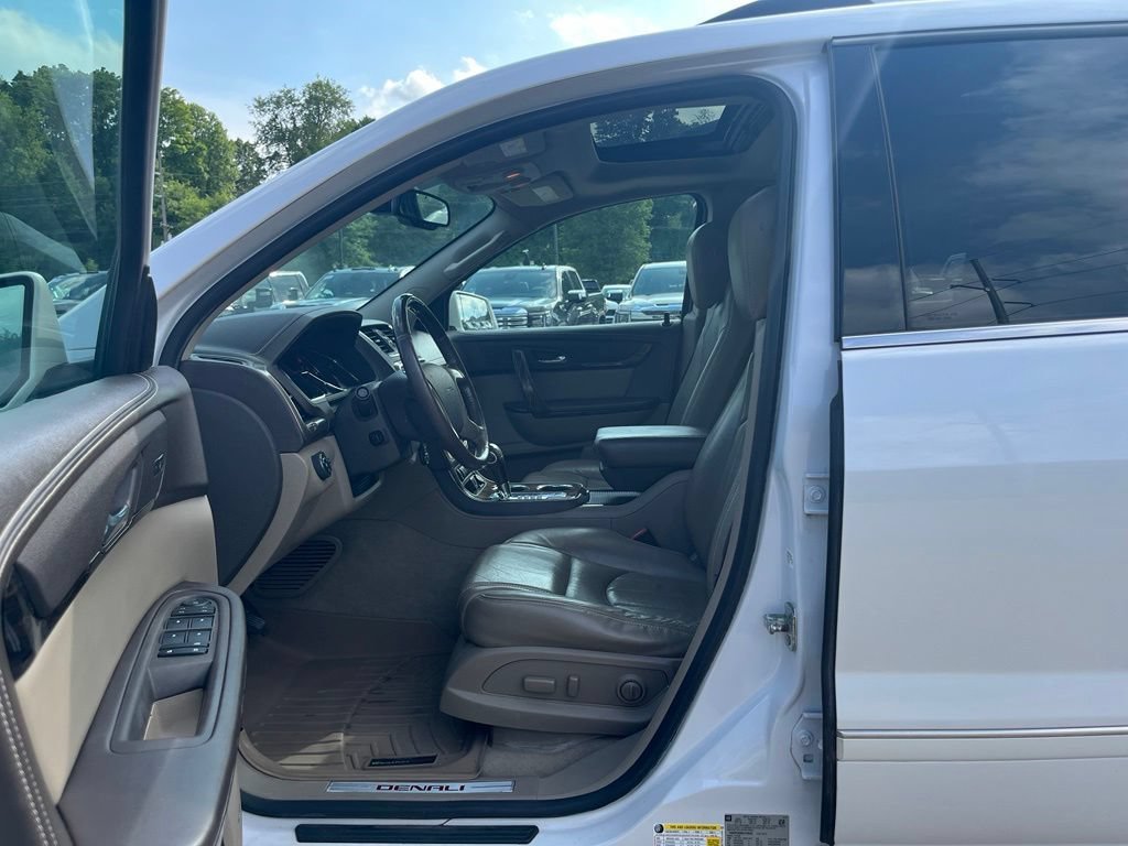 Used 2016 WHITE FROST TRICOAT GMC Denali image 20