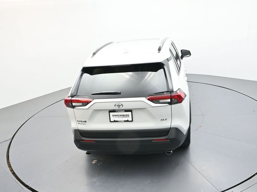 Used 2025 Beige Toyota XLE Premium image 23