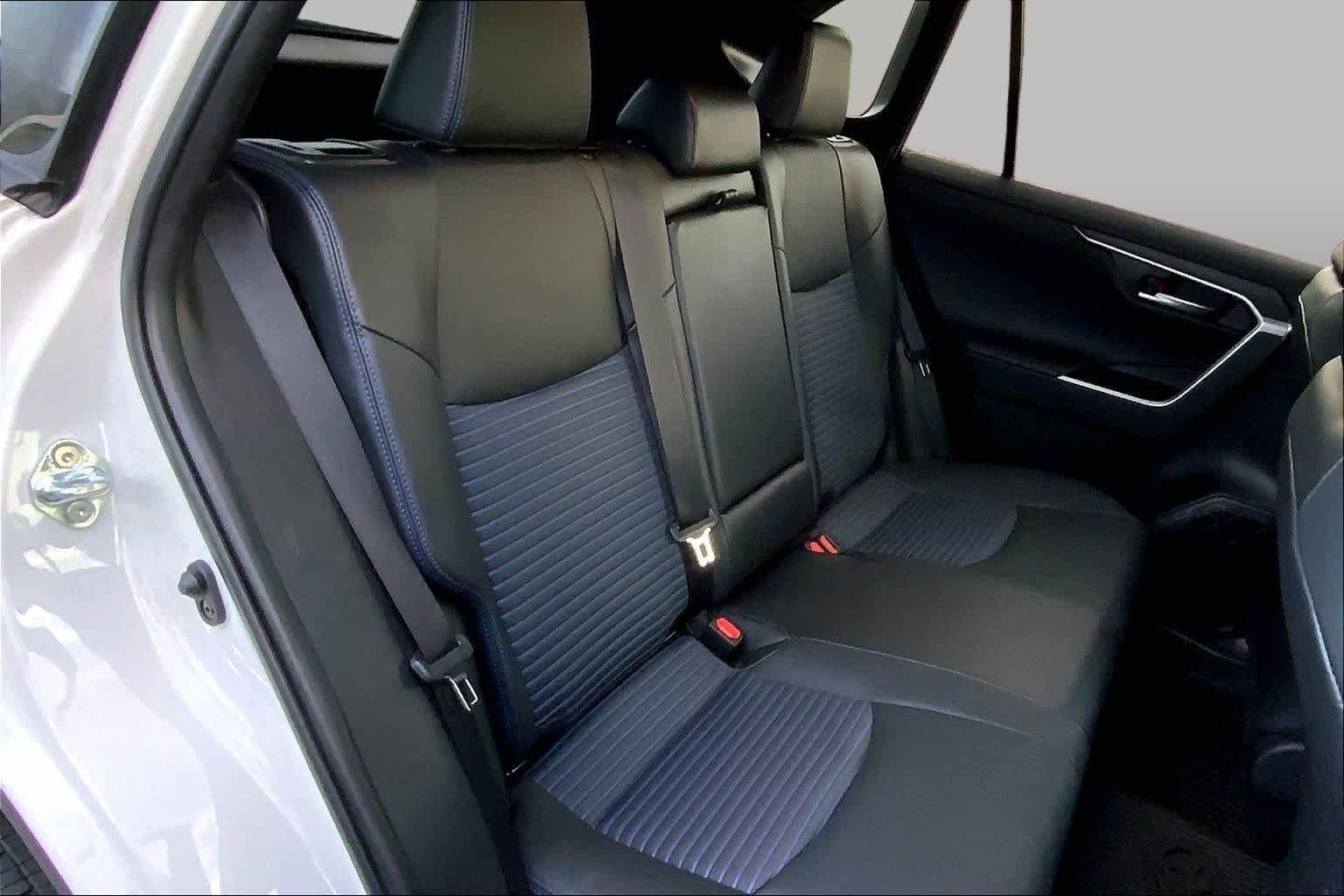 Used 2023 Wind Chill Pearl/Midnight Black Metallic Toyota Hybrid XSE image 19