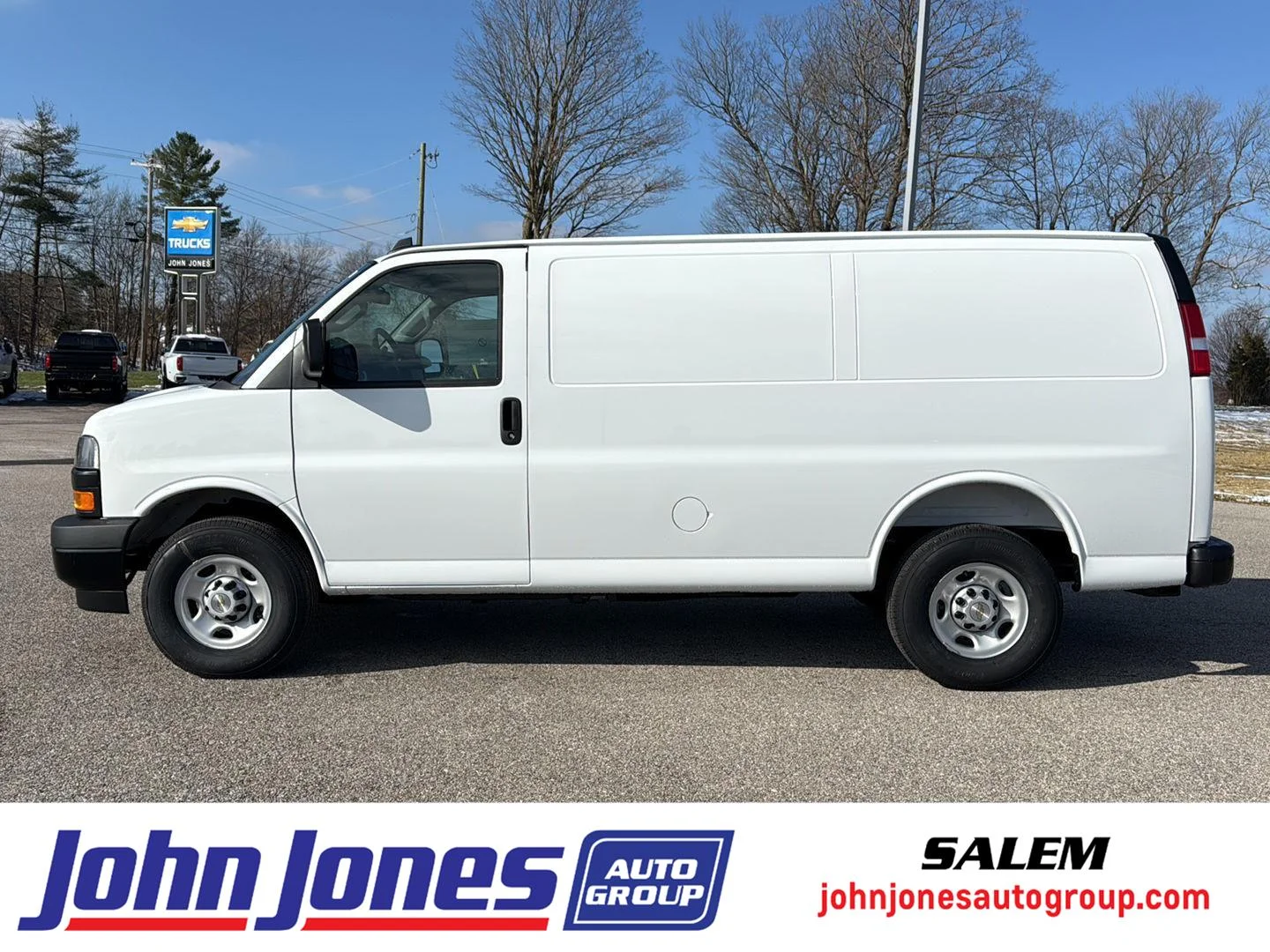 2025 Chevrolet Express 2500 Work Van HD's photo