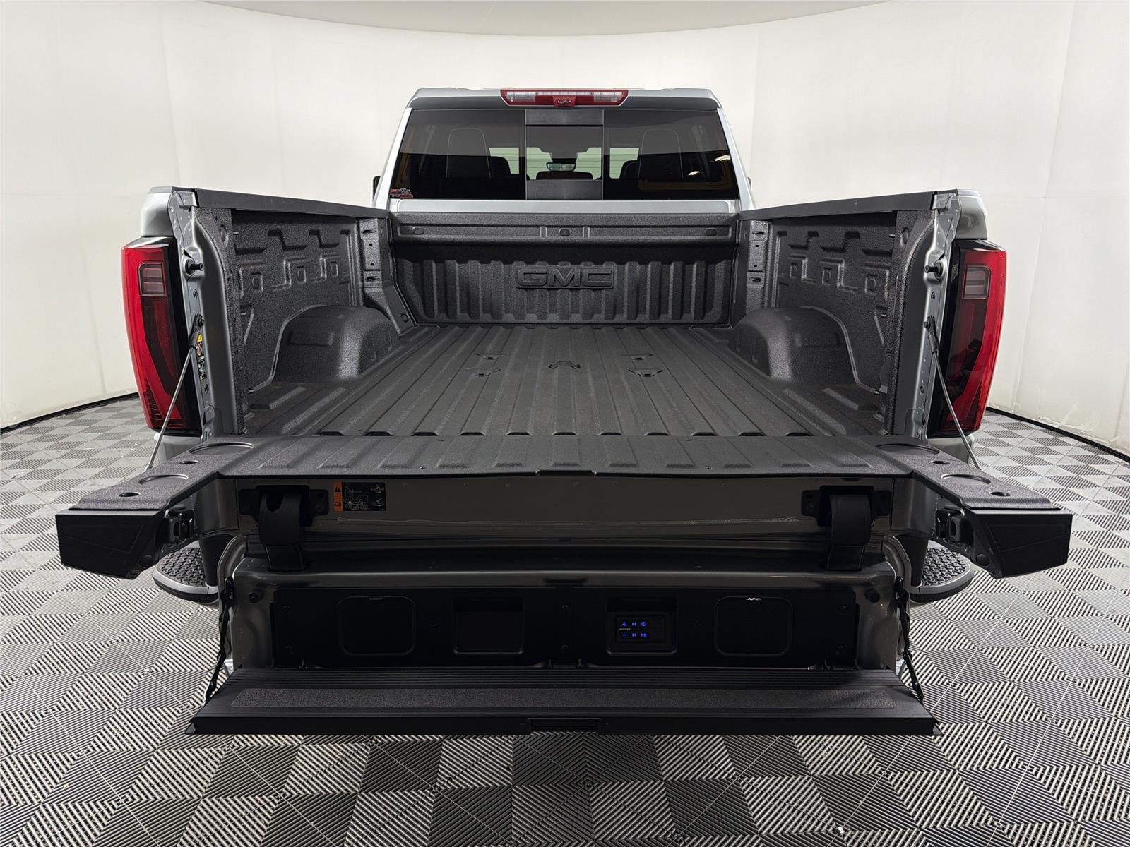 2026 GMC Sierra 2500HD Denali Ultimate - Photo 17