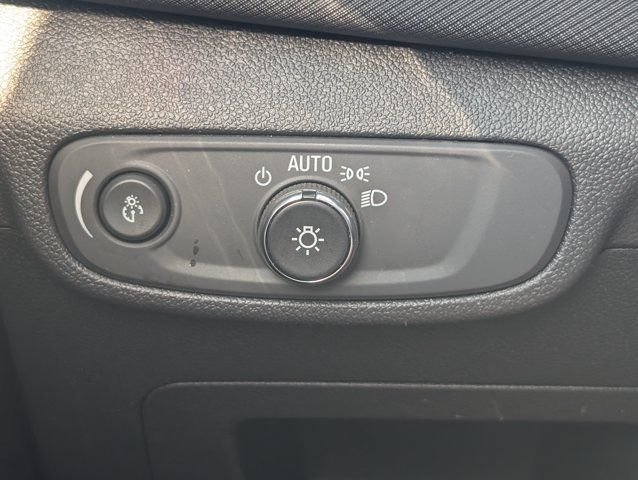 Used 2025 Gray Chevrolet LT image 21