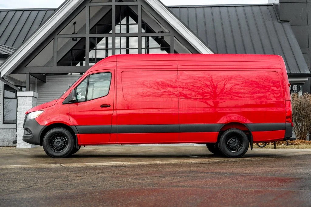 Used 2026 Jupiter Red Mercedes-Benz Cargo 170 WB image 3