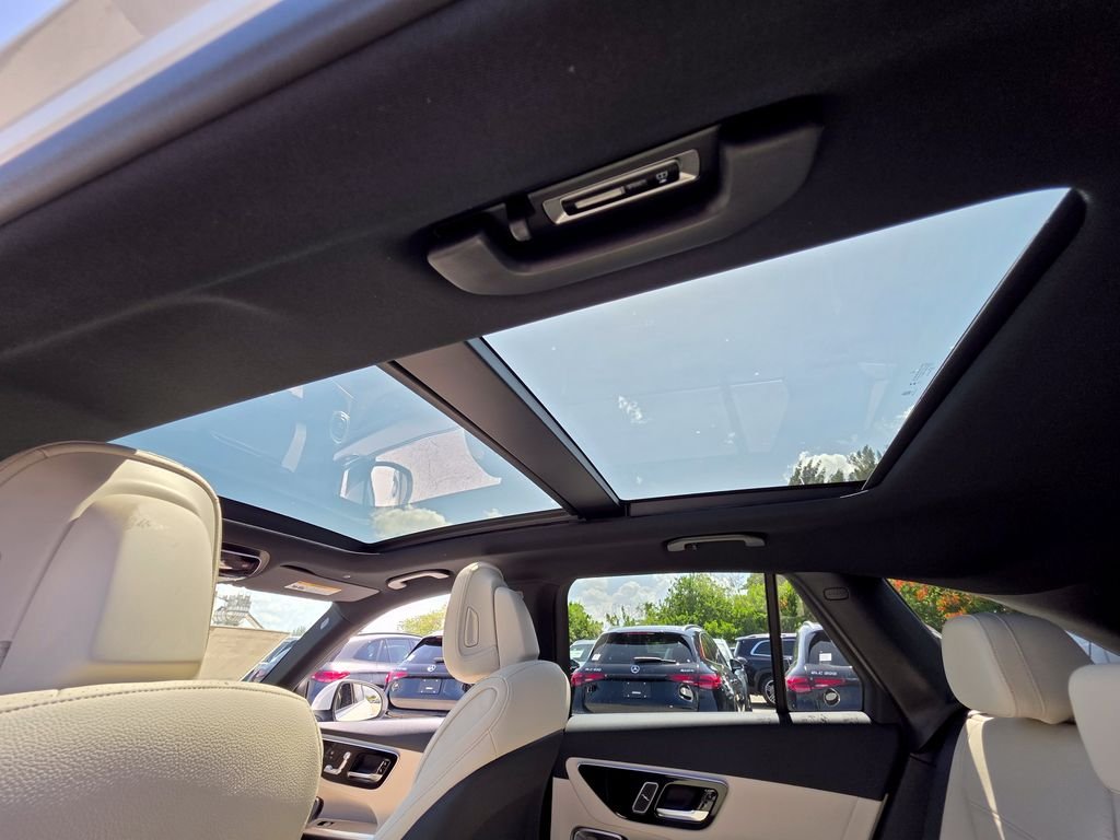 New 2026 White Mercedes-Benz GLC 300 image 13
