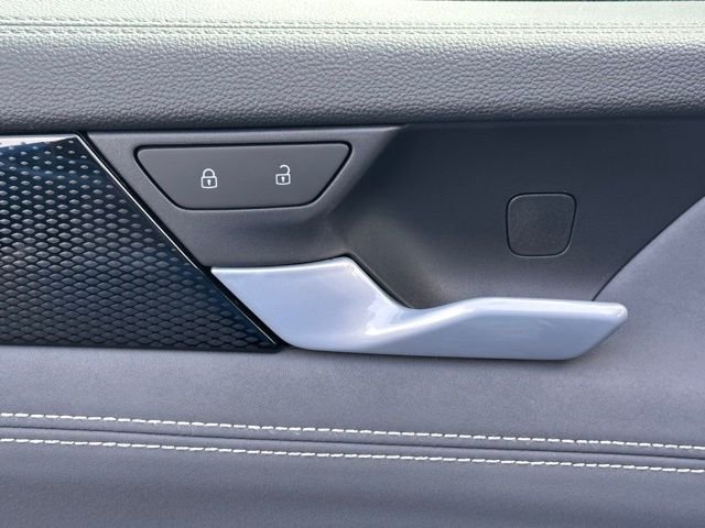 New 2026 Deep Black Pearl Volkswagen 2.0T SE image 21