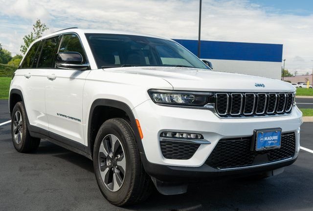 Used 2023 White Jeep 4xe image 4