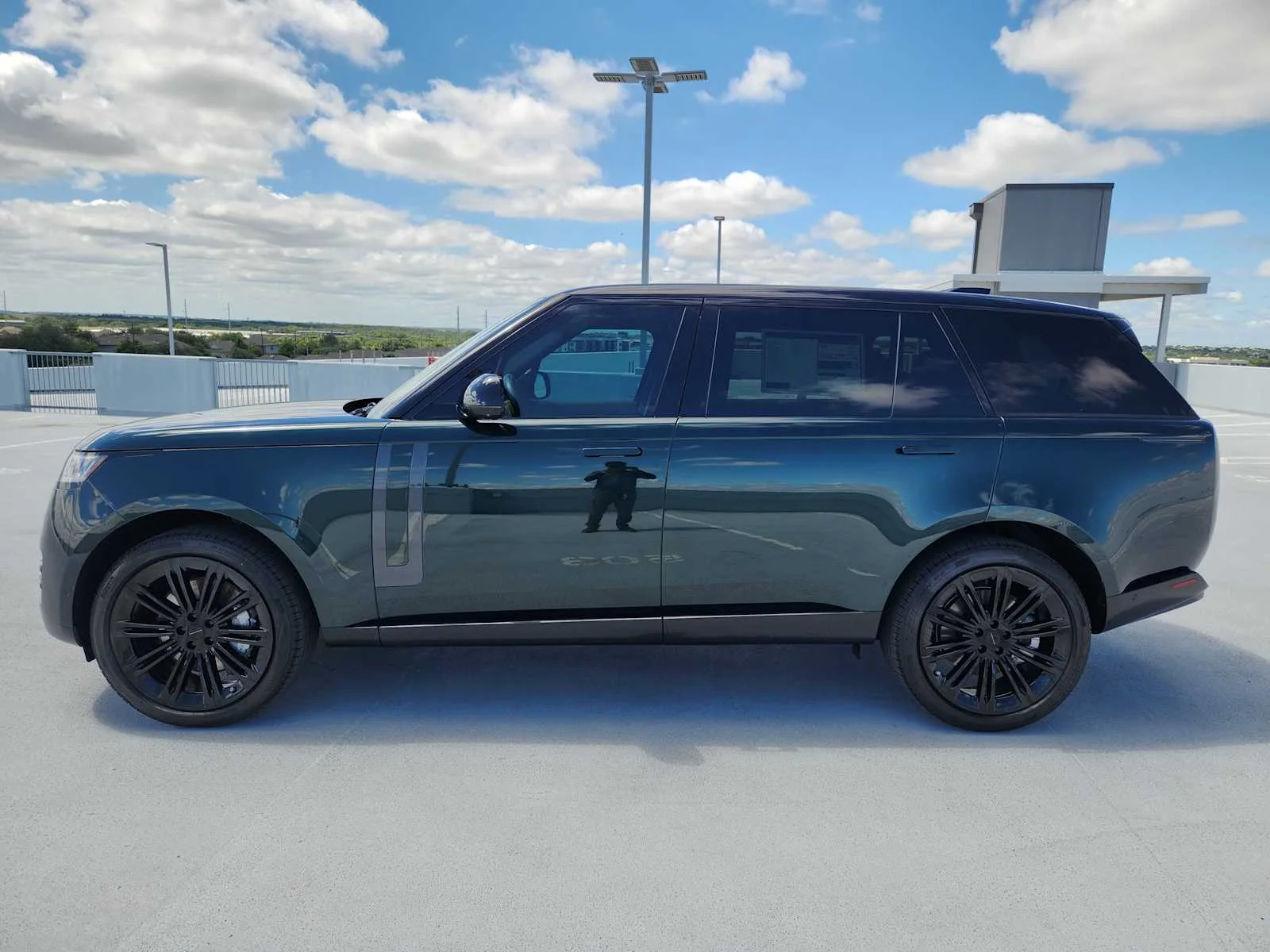 New 2026 British Racing Green LAND ROVER SE LWB 7-Seats / V8 image 4