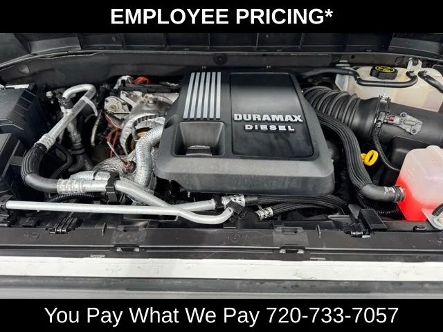 Used 2024 White GMC AT4 image 29