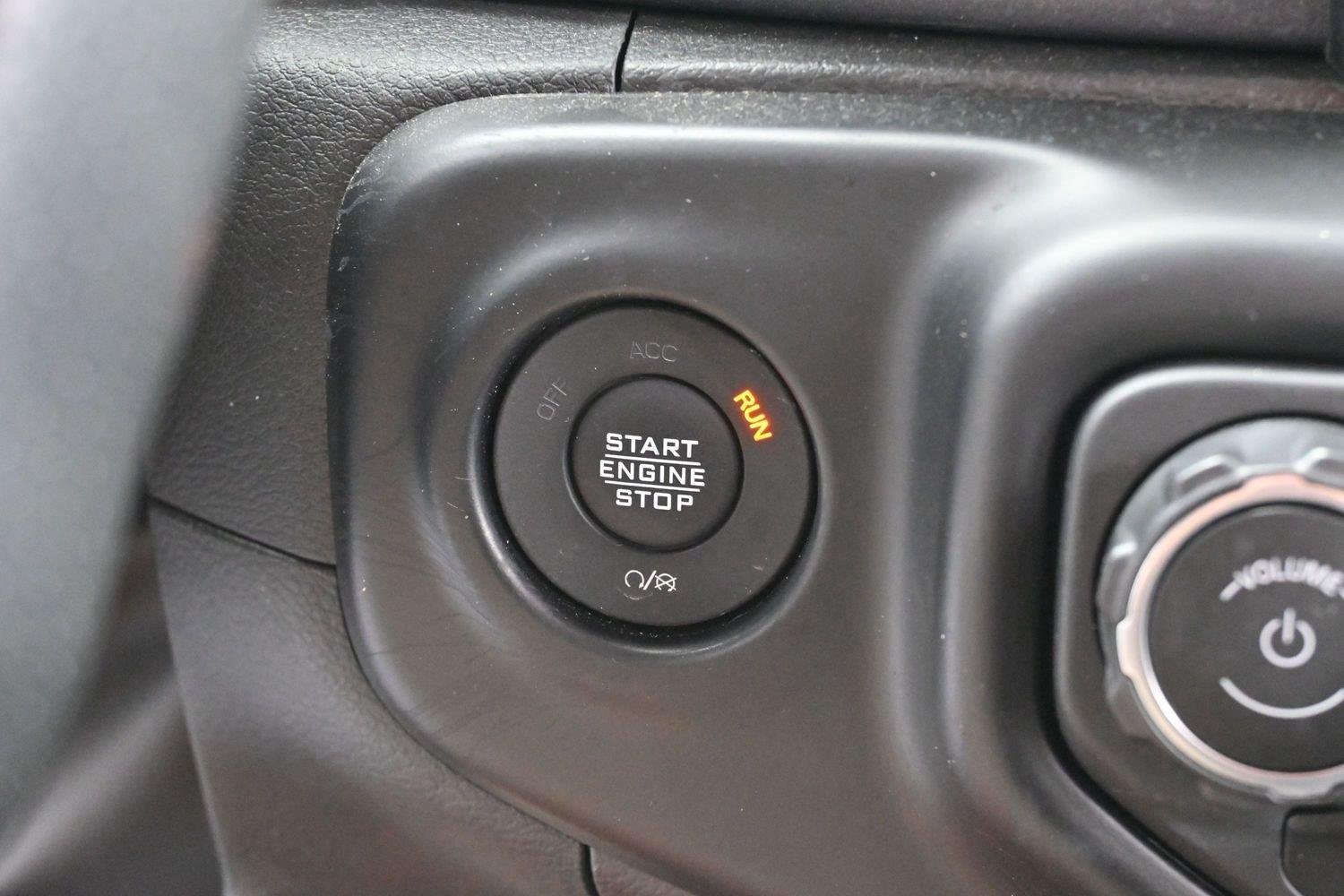 Used 2022 Black Jeep Mojave image 26