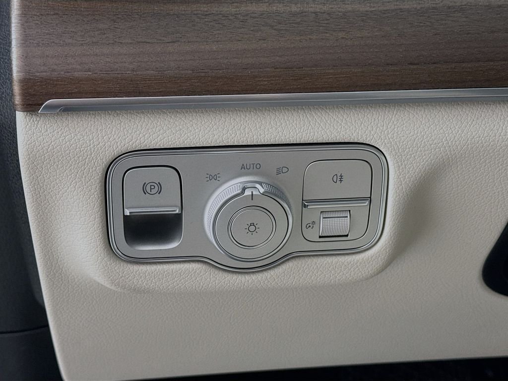 Used 2026 Blue Mercedes-Benz GLE 350 image 11