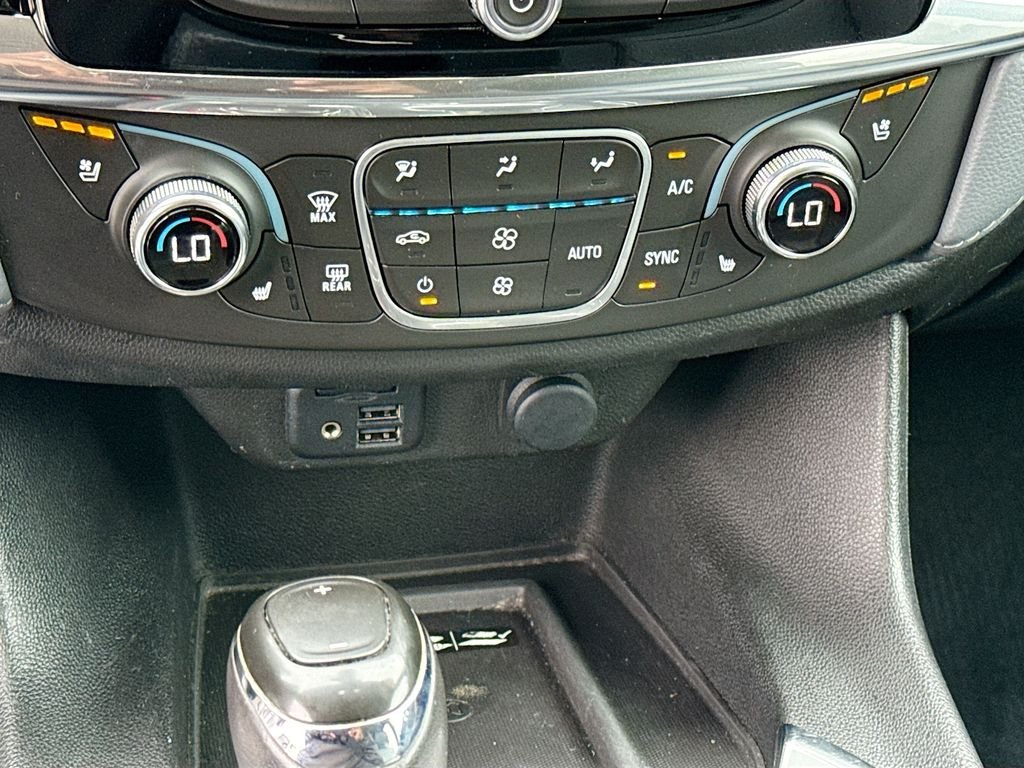 Used 2020 Summit White Chevrolet Premier image 21