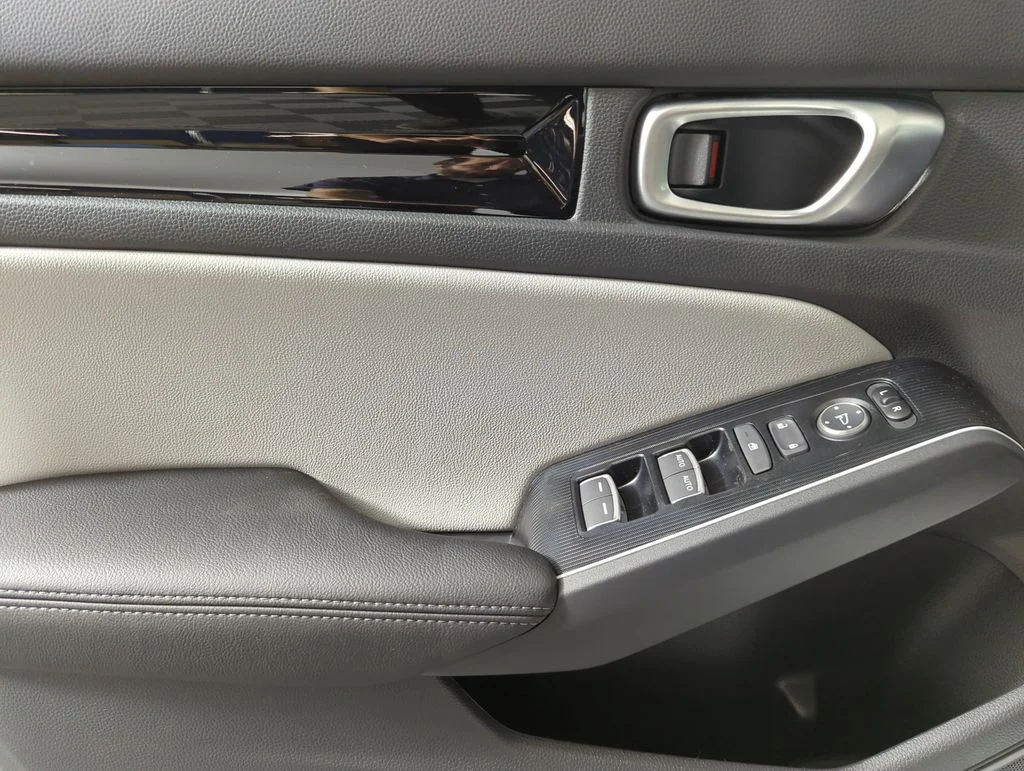 2026 Honda Civic Hatchback Sport Touring - Photo 13