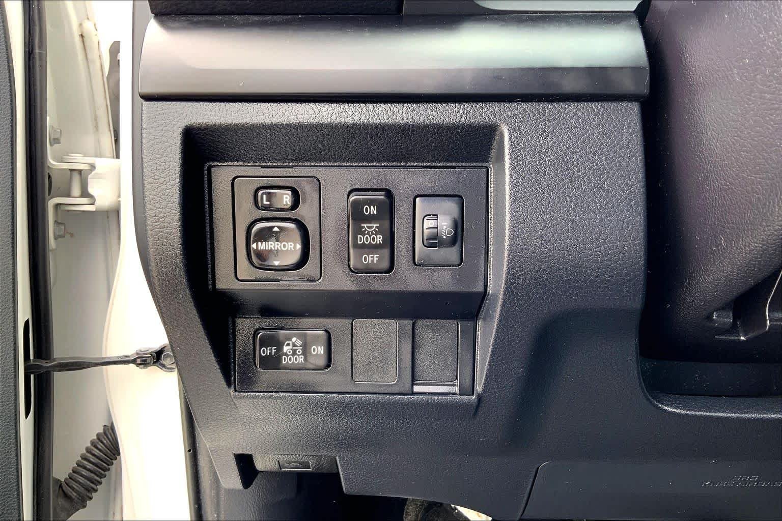 Used 2017 Super White Toyota SR image 32
