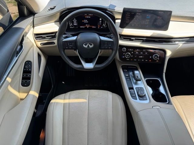 Used 2022 Gray INFINITI LUXE image 14